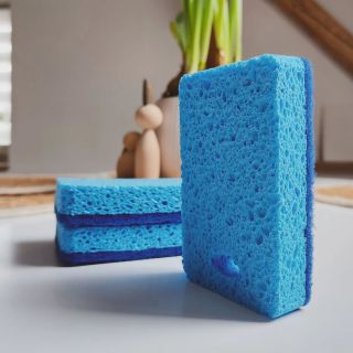 Něco pořádného na mytí nádobí? 💧🧽🚿 Zanedlouho u nás najdete i tyto skvělé celulózové houbičky s abrazivní vrstvou. 👌😉 Jsou...